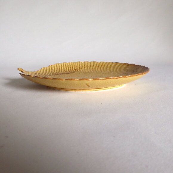JAPAN JAPANESE 6.25” HANDCRAFTED PORCELAIN YELLOW LEAF DISH PLATE (NEW) - Picture 5 of 8